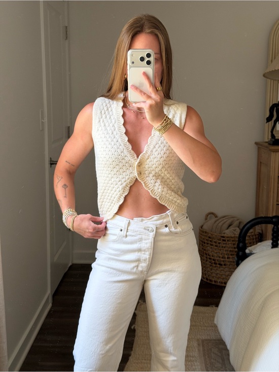 PrettyLittleThing Tops - PrettyLittleThing Cream Cropped Knit Vest Top